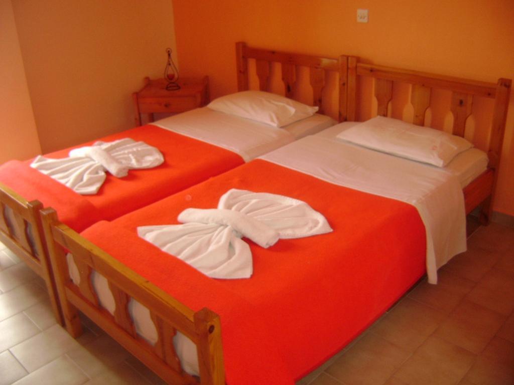 Adonis Beach Hotel Ираклион Экстерьер фото